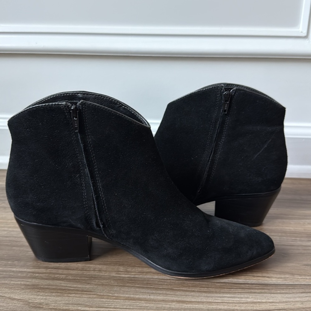 Banana Republic Black Suede Leather Side Zip Short Boots Ankle Booties 9 M